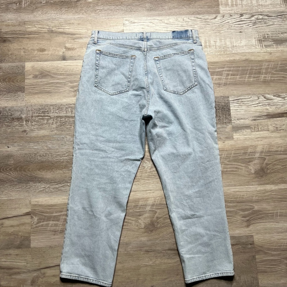 Abercrombie & Fitch - Curve Love - The Ankle Straight Ultra High Rise Size 33